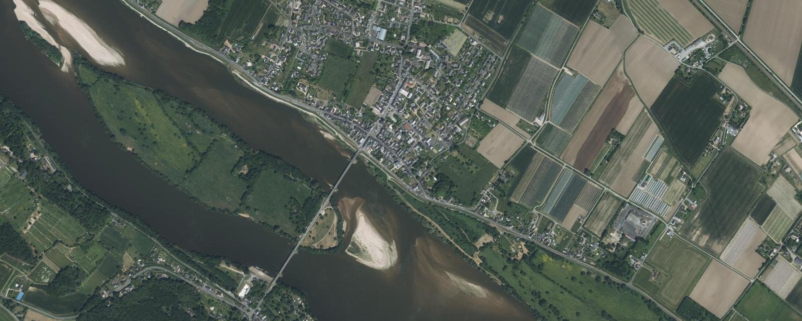 Vue aérienne de Gennes-Val-de-Loire (Maine-et-Loire)