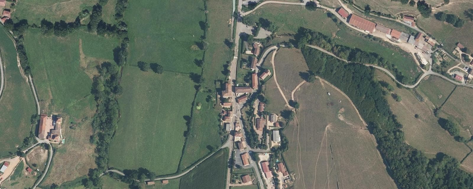 Vue aérienne de Germolles-sur-Grosne (Saône-et-Loire)