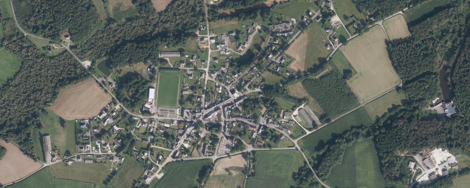 Vue aérienne de Guéhenno (Morbihan)