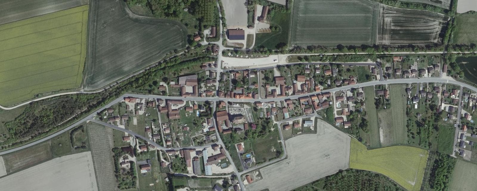 Vue aérienne de Huiron (Marne)