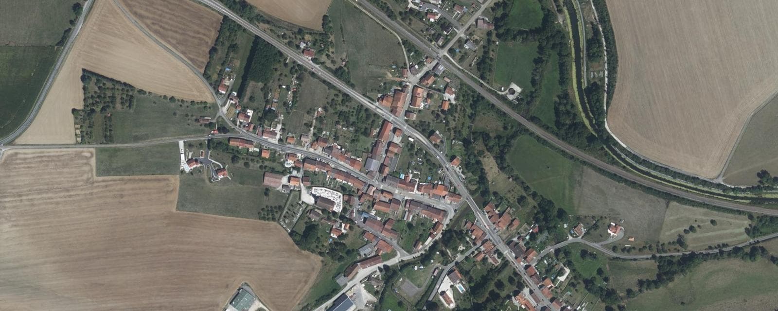 Vue aérienne de Humes-Jorquenay (Haute-Marne)
