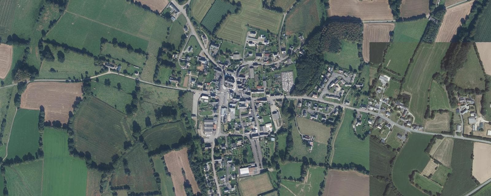Vue aérienne de La Bazouge-du-Désert (Ille-et-Vilaine)