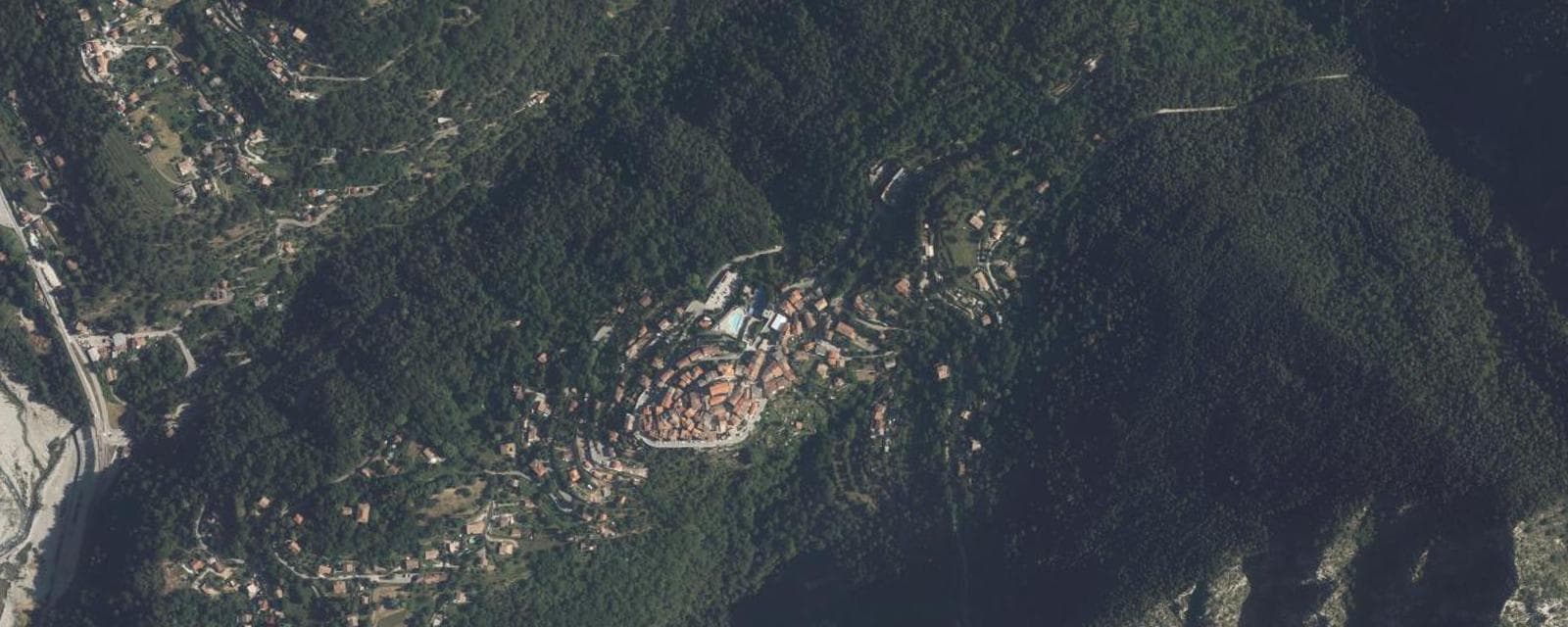 Vue aérienne de La Bollène-Vésubie (Alpes-Maritimes)