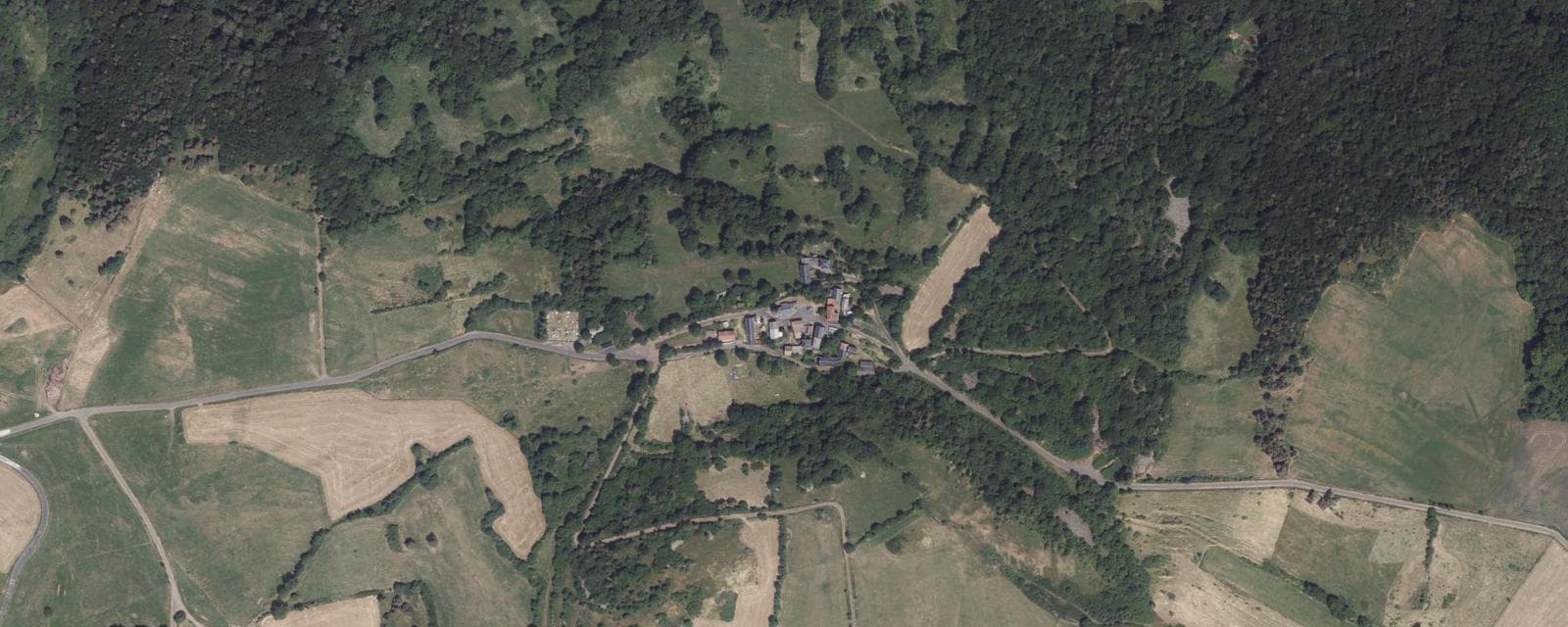 Vue aérienne de La Chapelle-Marcousse (Puy-de-Dôme)