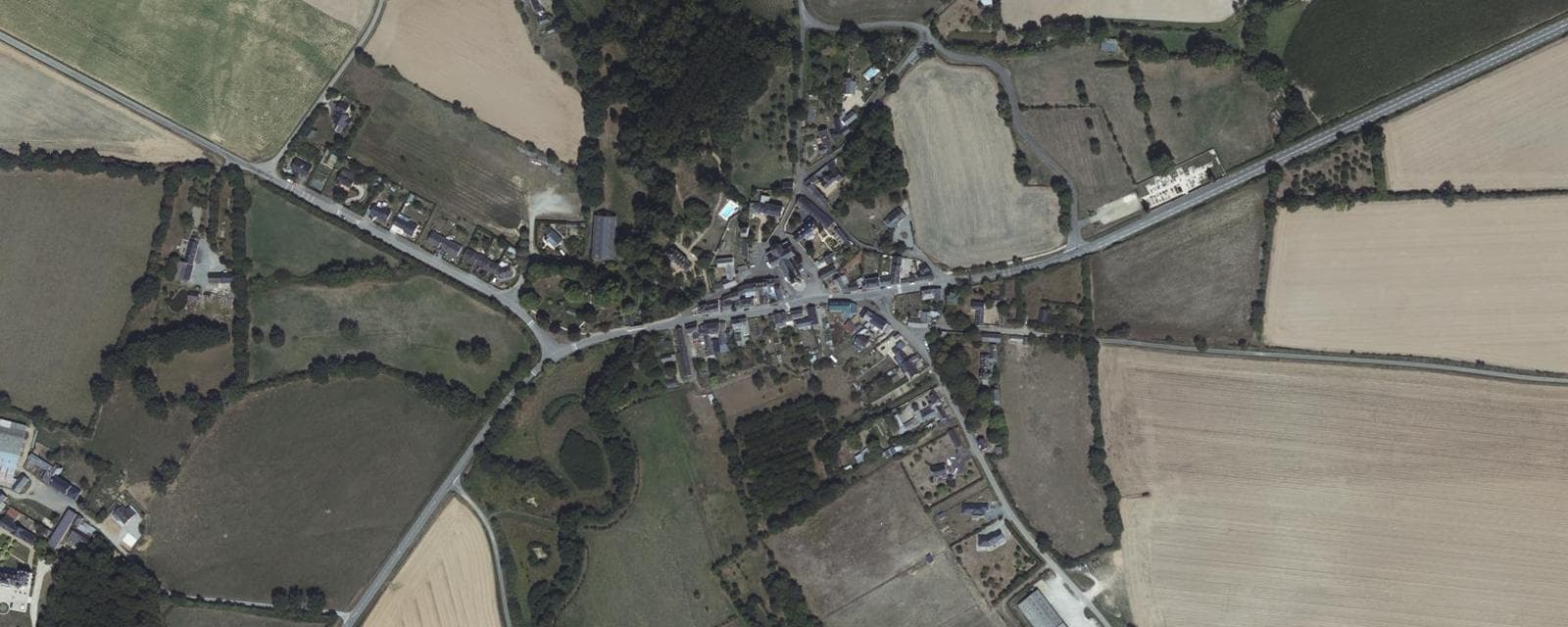 Vue aérienne de La Cropte (Mayenne)