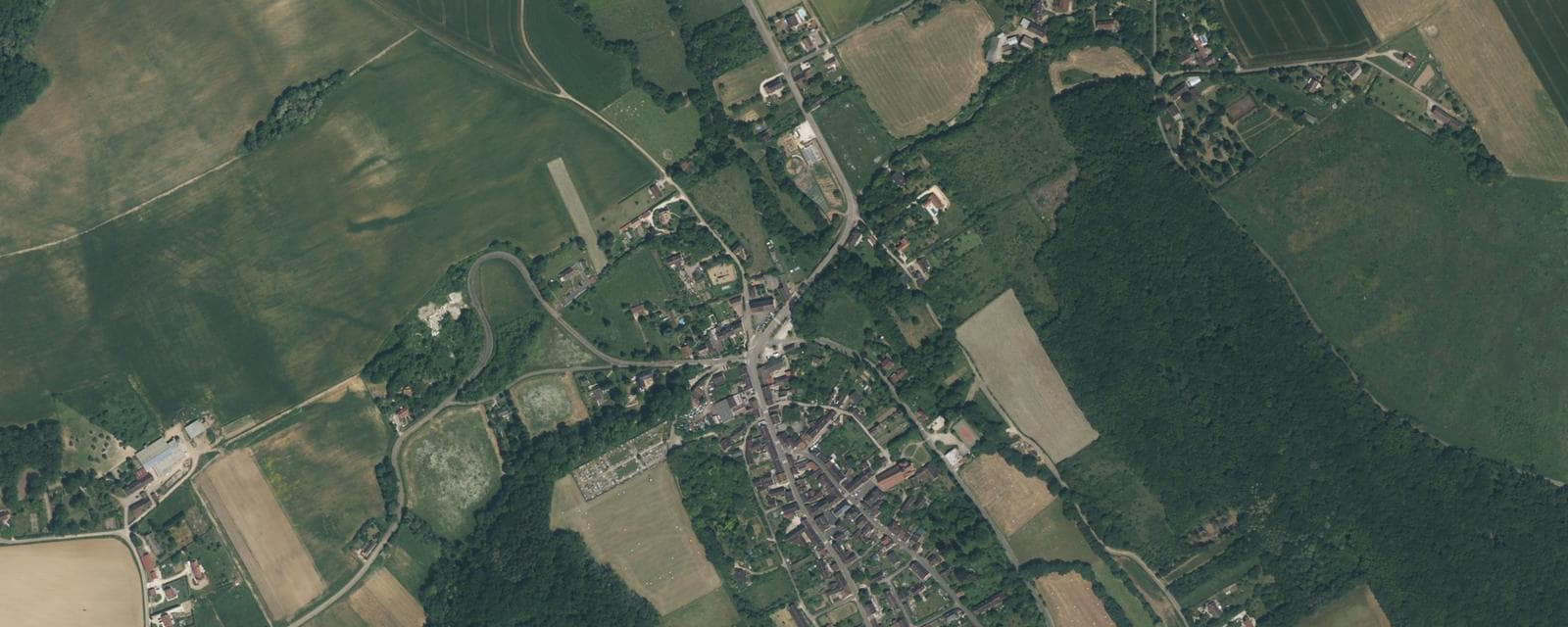 Vue aérienne de La Ferté-Loupière (Yonne)