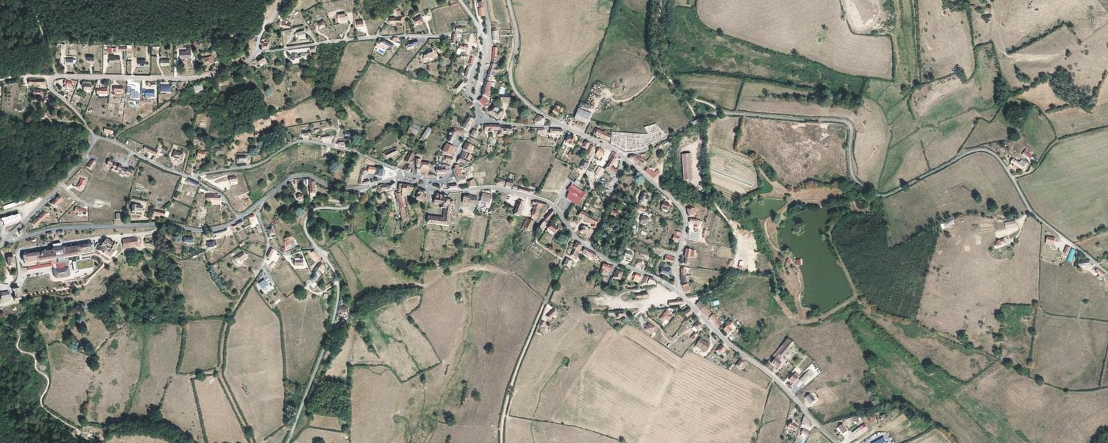 Vue aérienne de La Guiche (Saône-et-Loire)