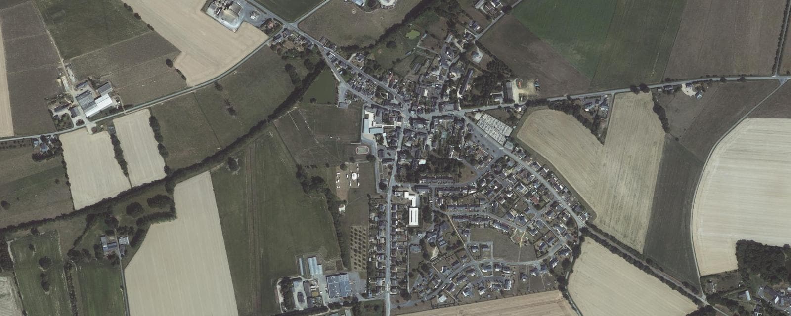 Vue aérienne de La Selle-Craonnaise (Mayenne)