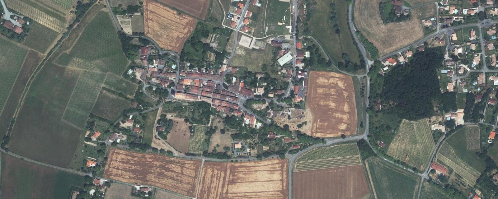 Vue aérienne de Labastide-de-Lévis (Tarn)
