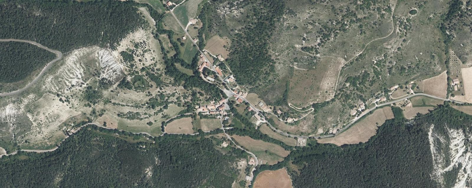 Vue aérienne de Laborel (Drôme)