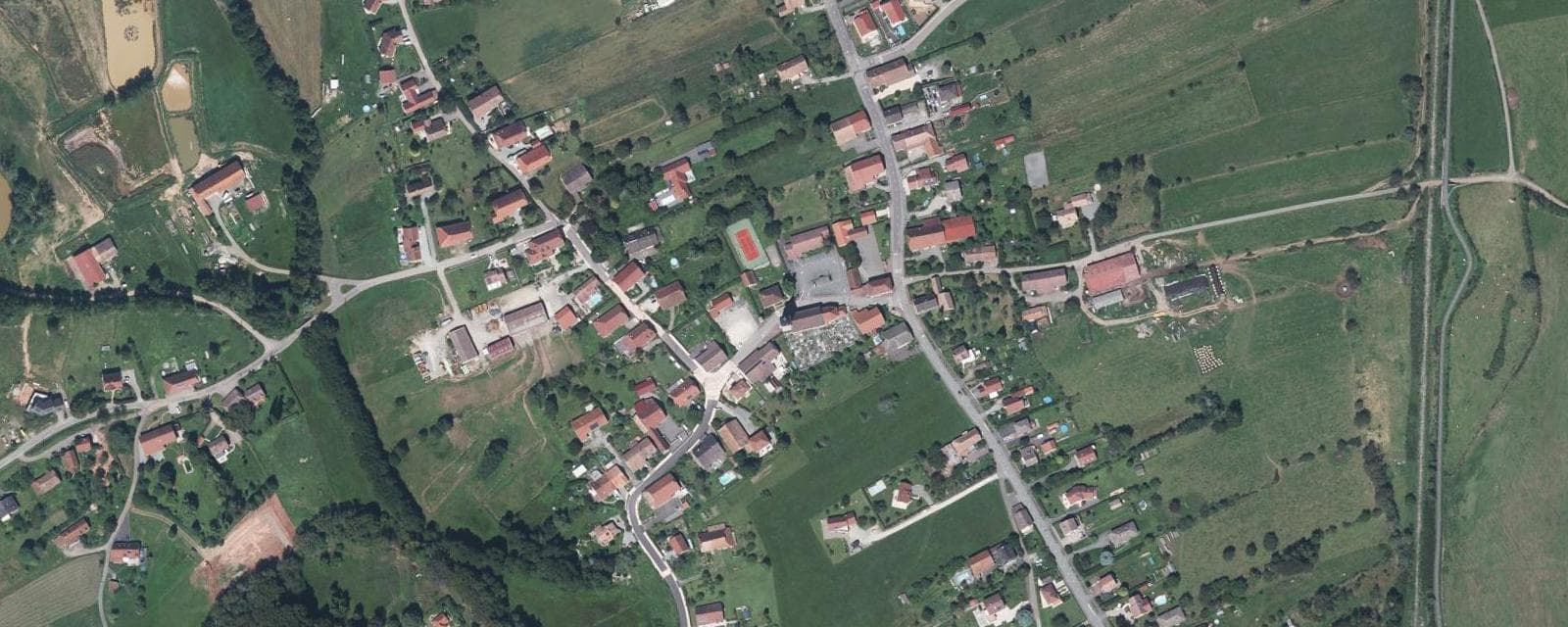 Vue aérienne de Lachapelle-sous-Chaux (Territoire de Belfort)