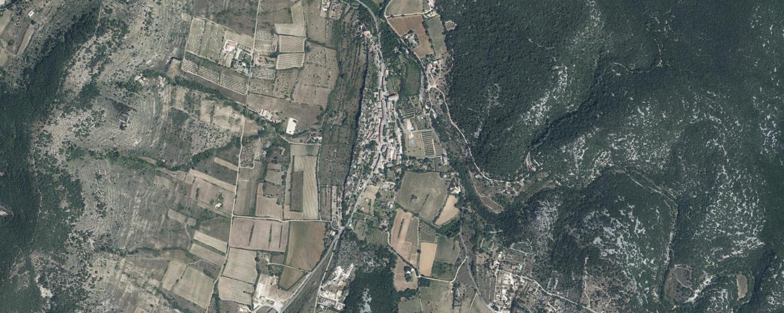 Vue aérienne de Lagorce (Ardèche)