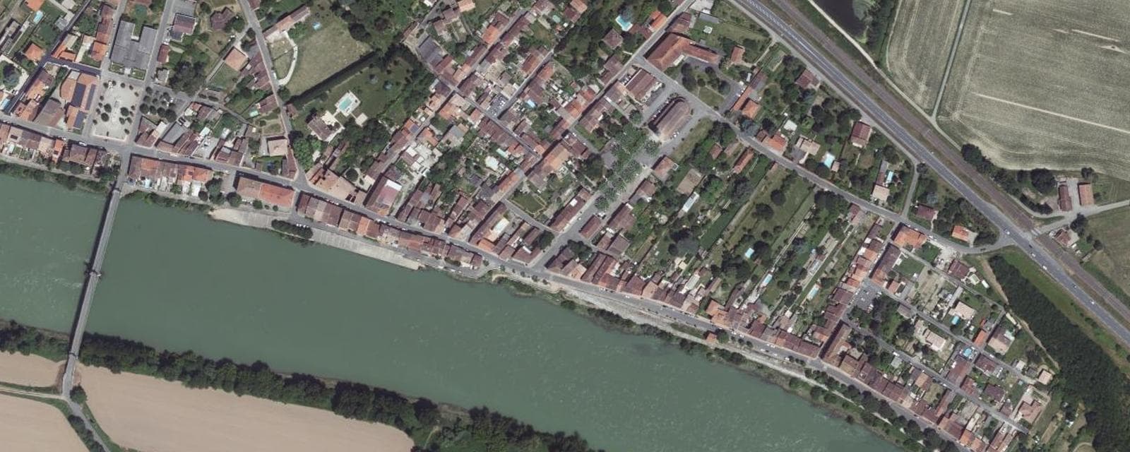 Vue aérienne de Lamagistère (Tarn-et-Garonne)