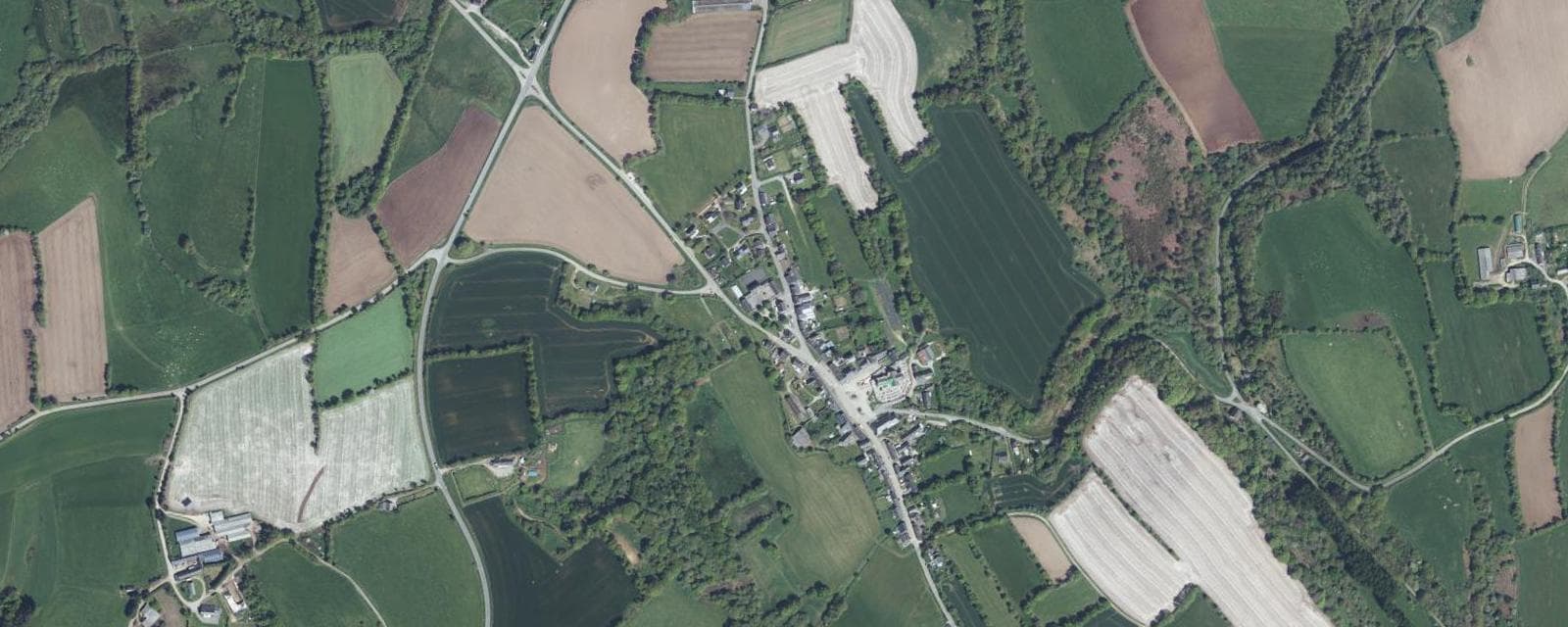 Vue aérienne de Lanrivain (Côtes-d'Armor)
