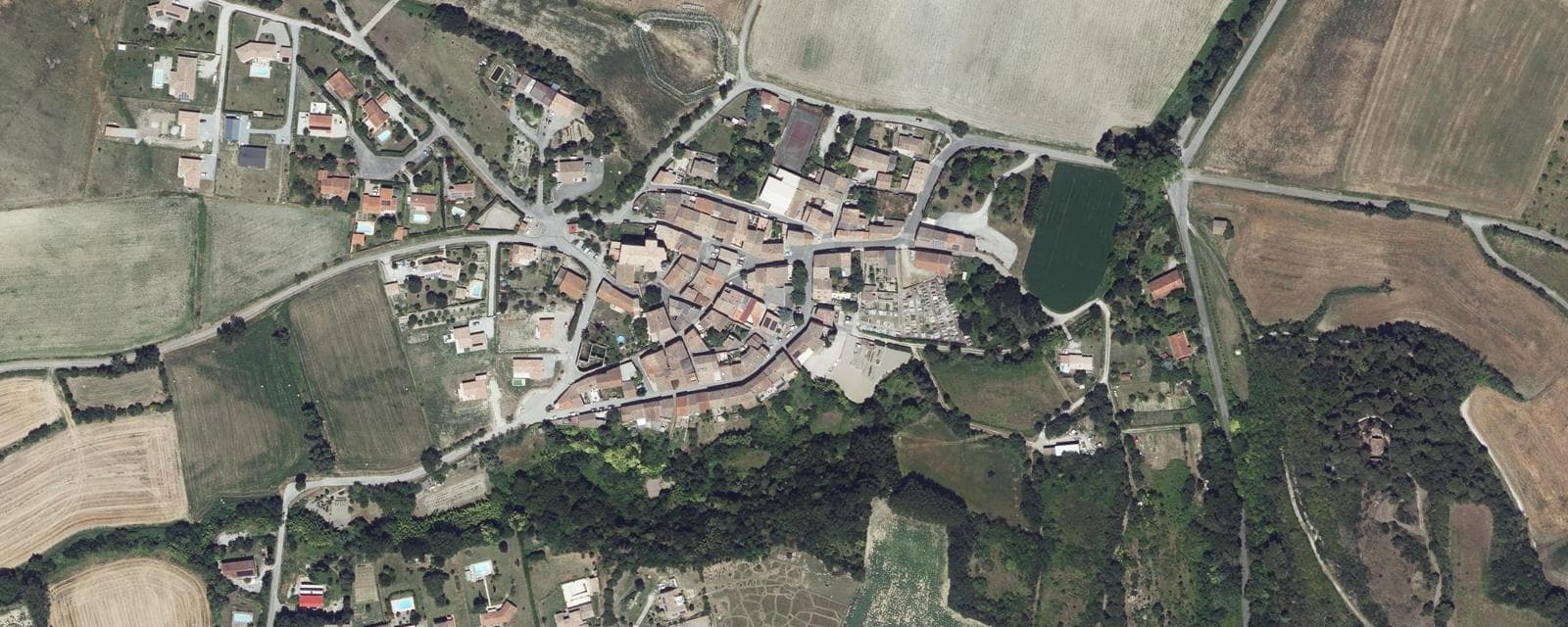 Vue aérienne de Laurabuc (Aude)