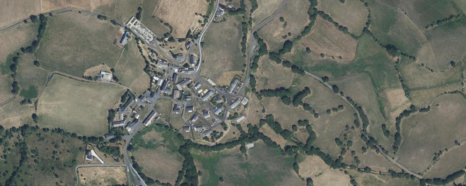 Vue aérienne de Laveissenet (Cantal)