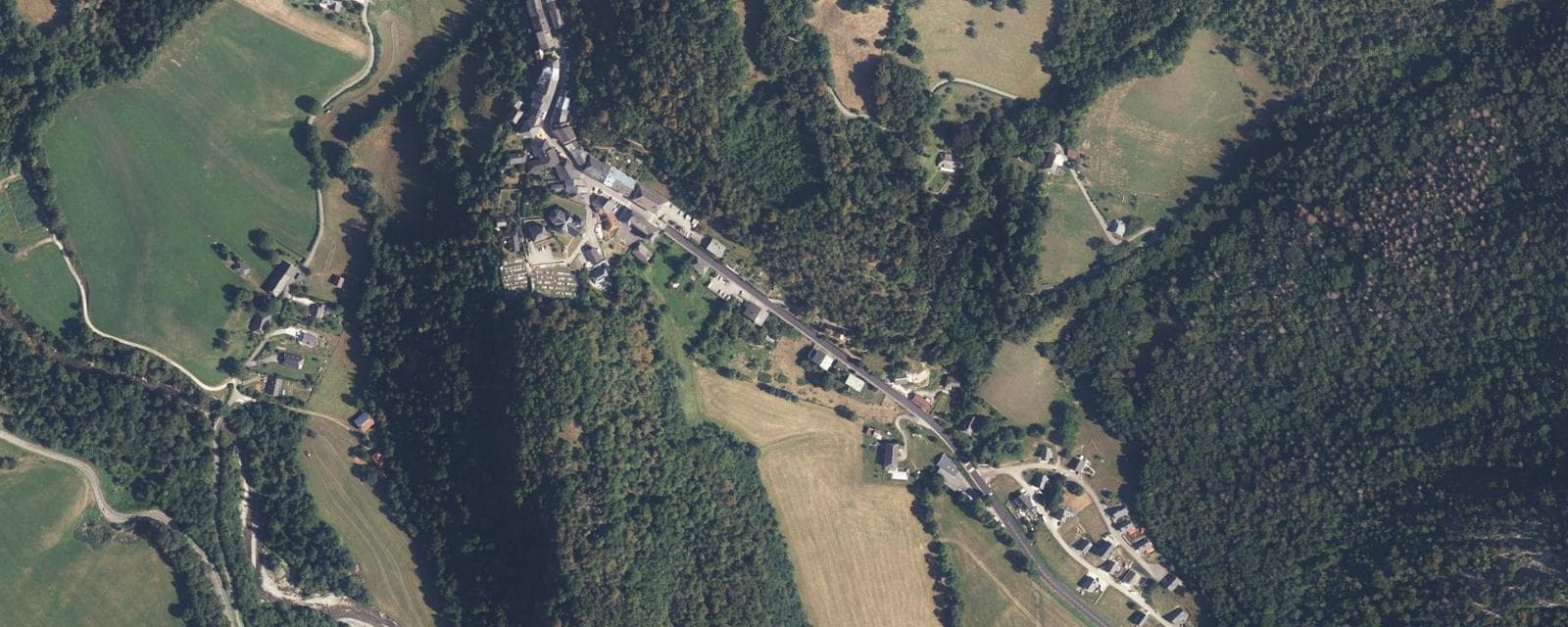 Vue aérienne de Le Châtelard (Savoie)