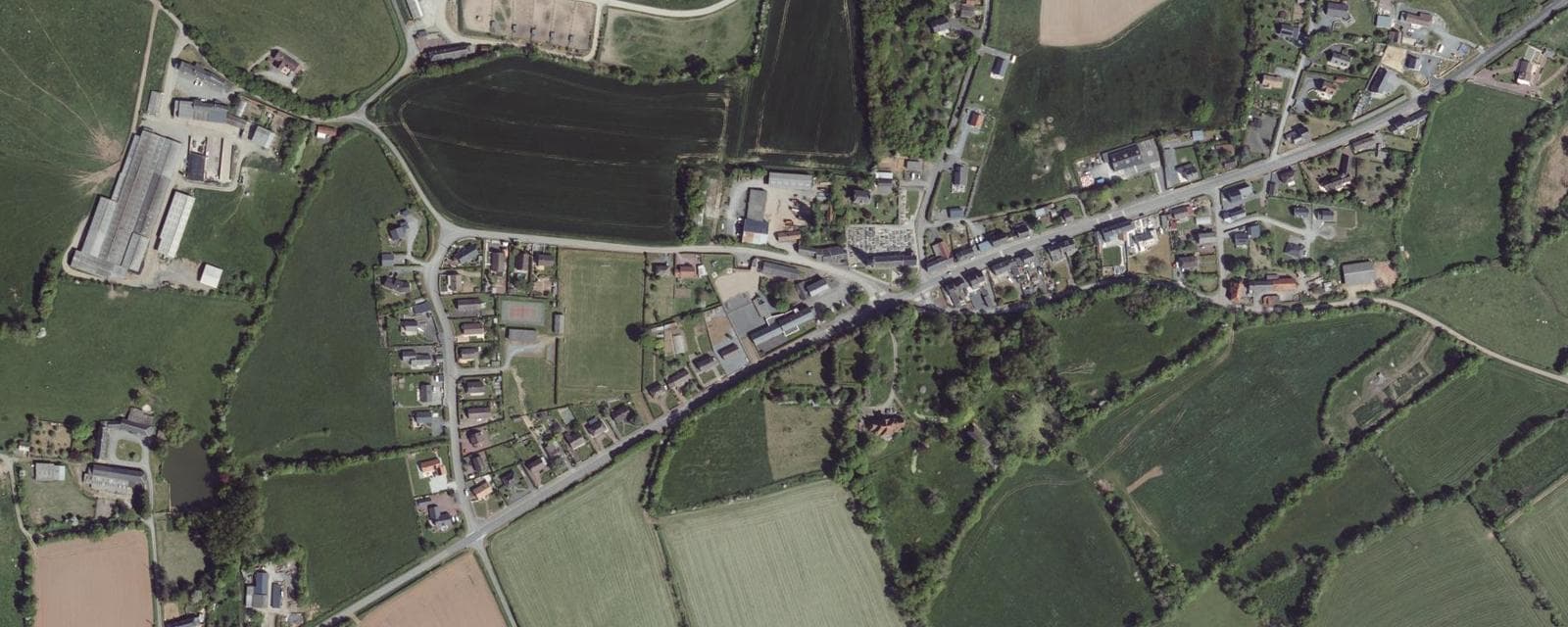Vue aérienne de Le Dézert (Manche)