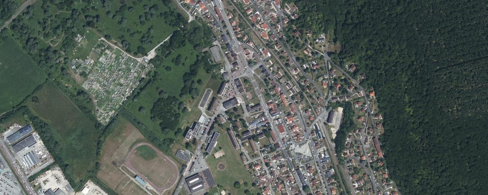 Vue aérienne de Le Trait (Seine-Maritime)