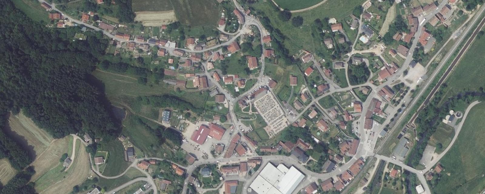 Vue aérienne de Lépanges-sur-Vologne (Vosges)