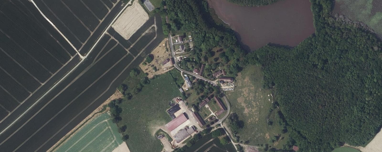 Vue aérienne de Les Ressuintes (Eure-et-Loir)