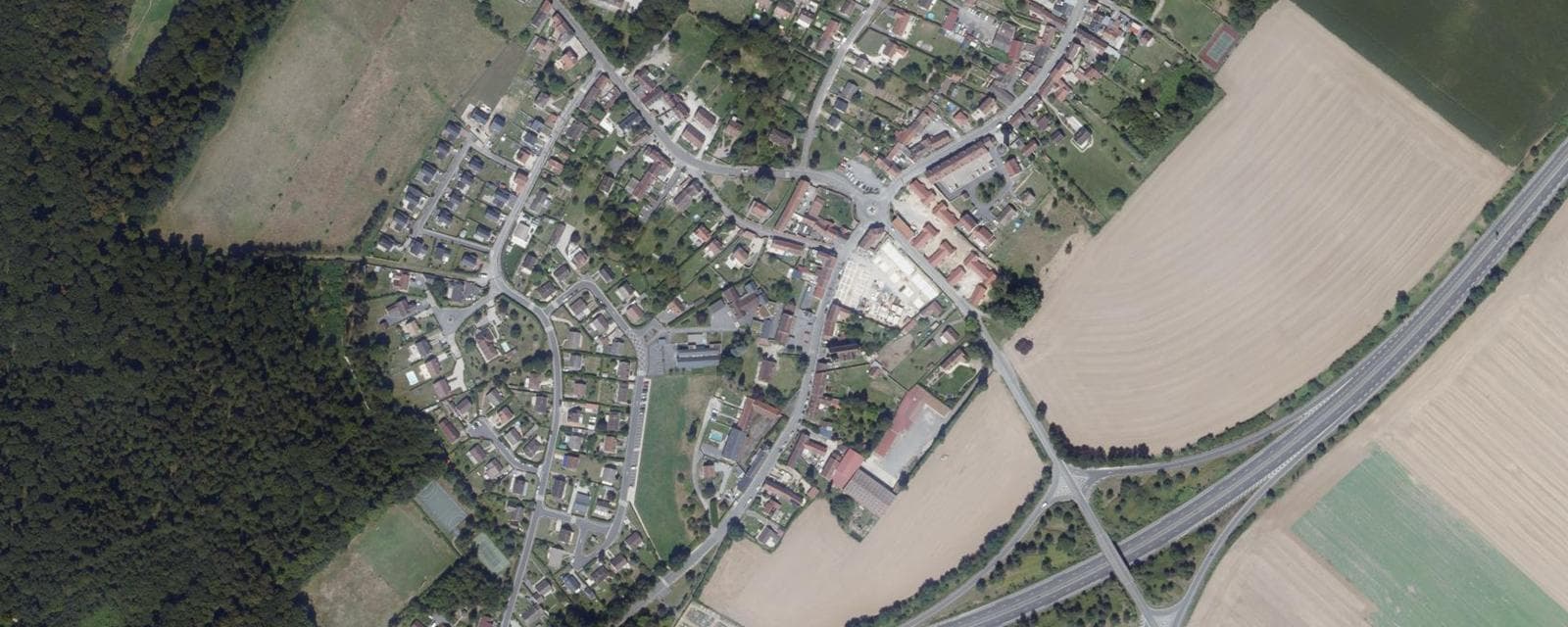 Vue aérienne de Lévignen (Oise)