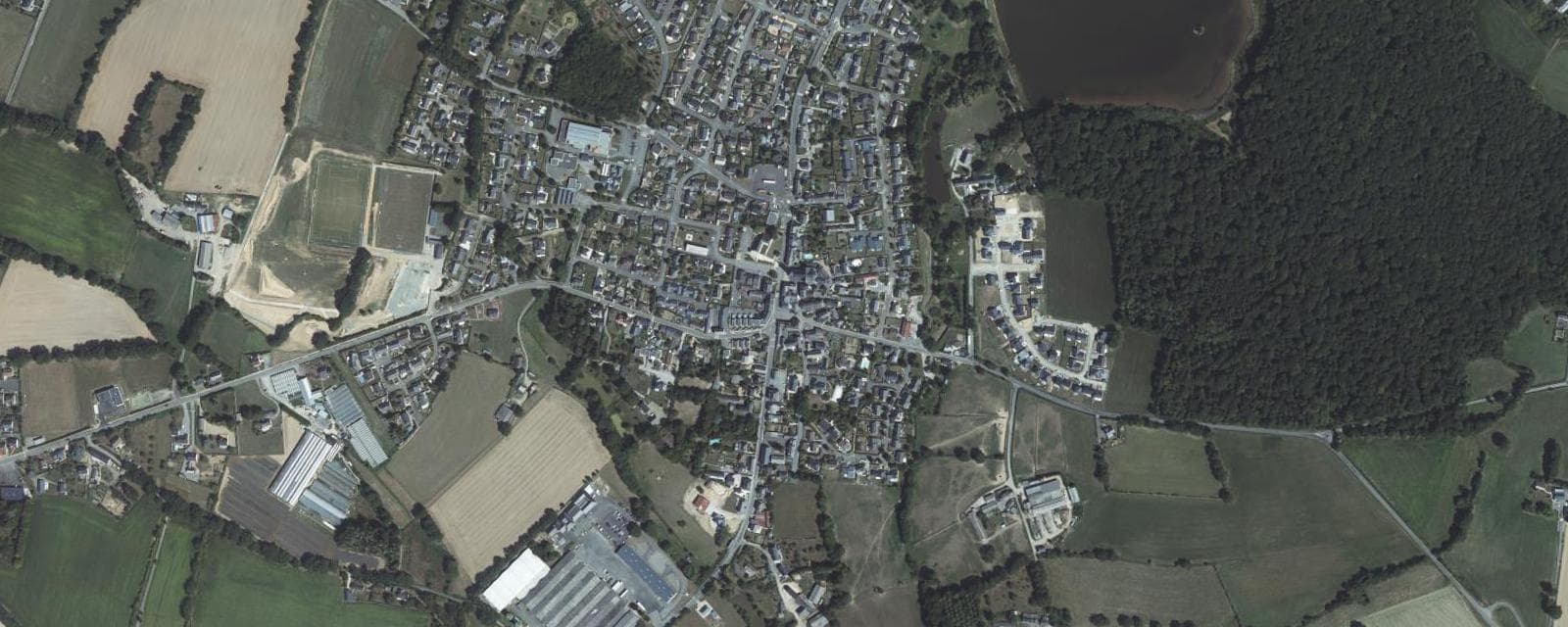 Vue aérienne de Loiron-Ruillé (Mayenne)