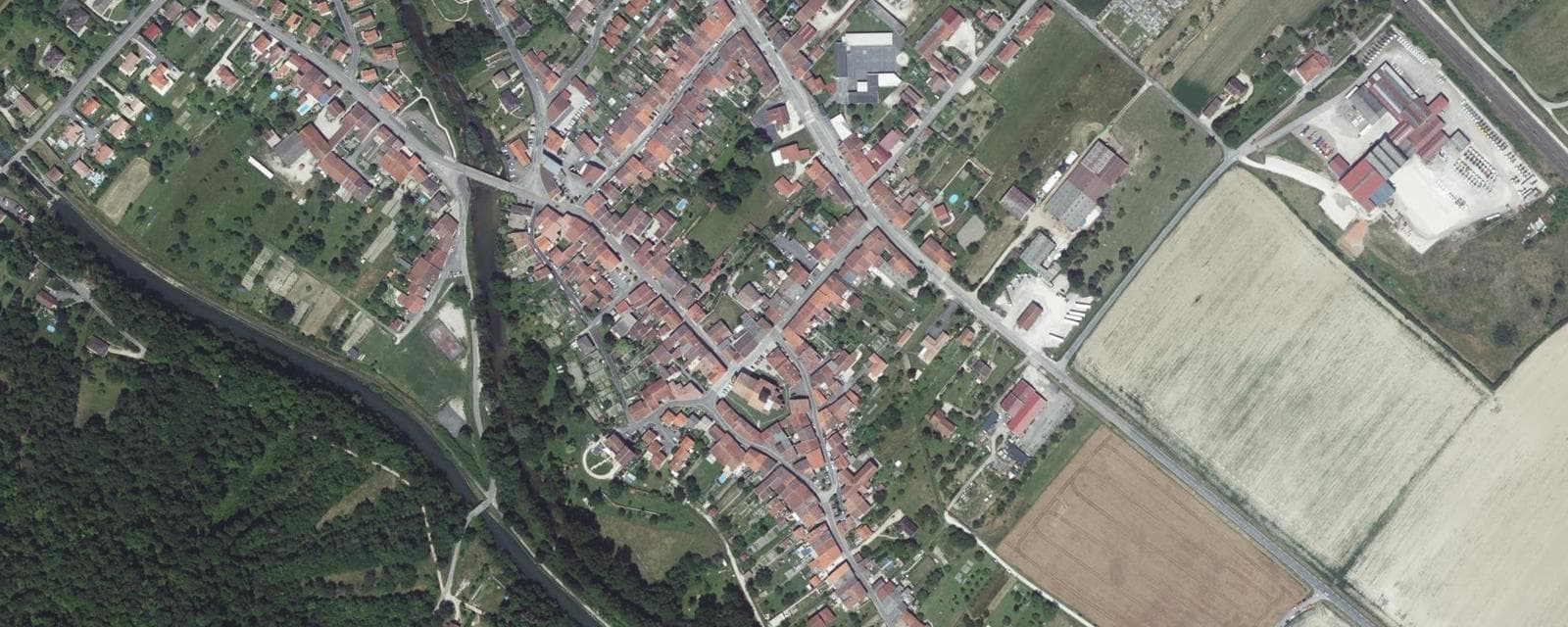 Vue aérienne de Longeville-en-Barrois (Meuse)
