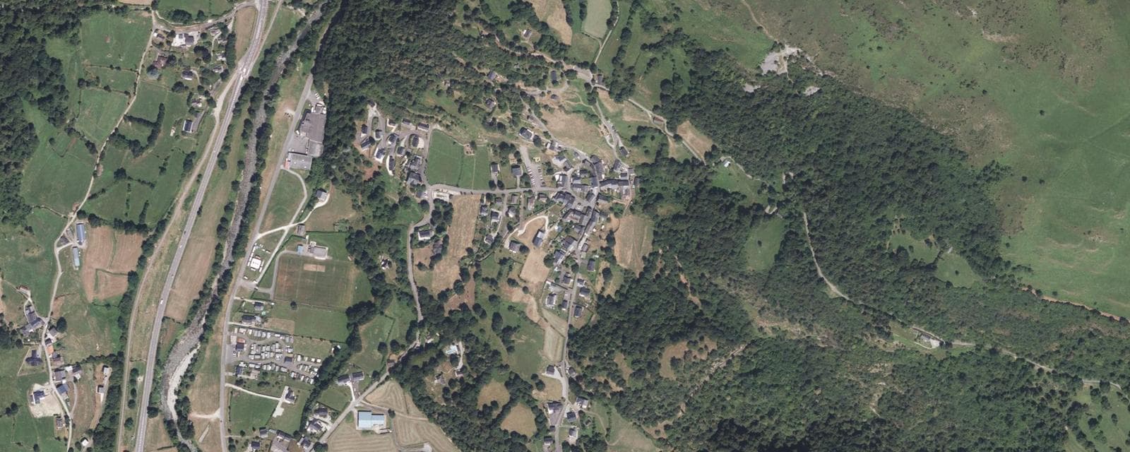 Vue aérienne de Louvie-Soubiron (Pyrénées-Atlantiques)