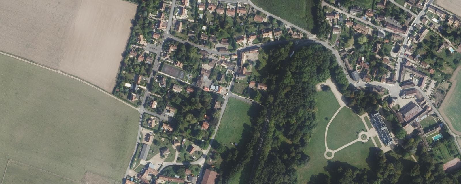 Vue aérienne de Mareil-le-Guyon (Yvelines)