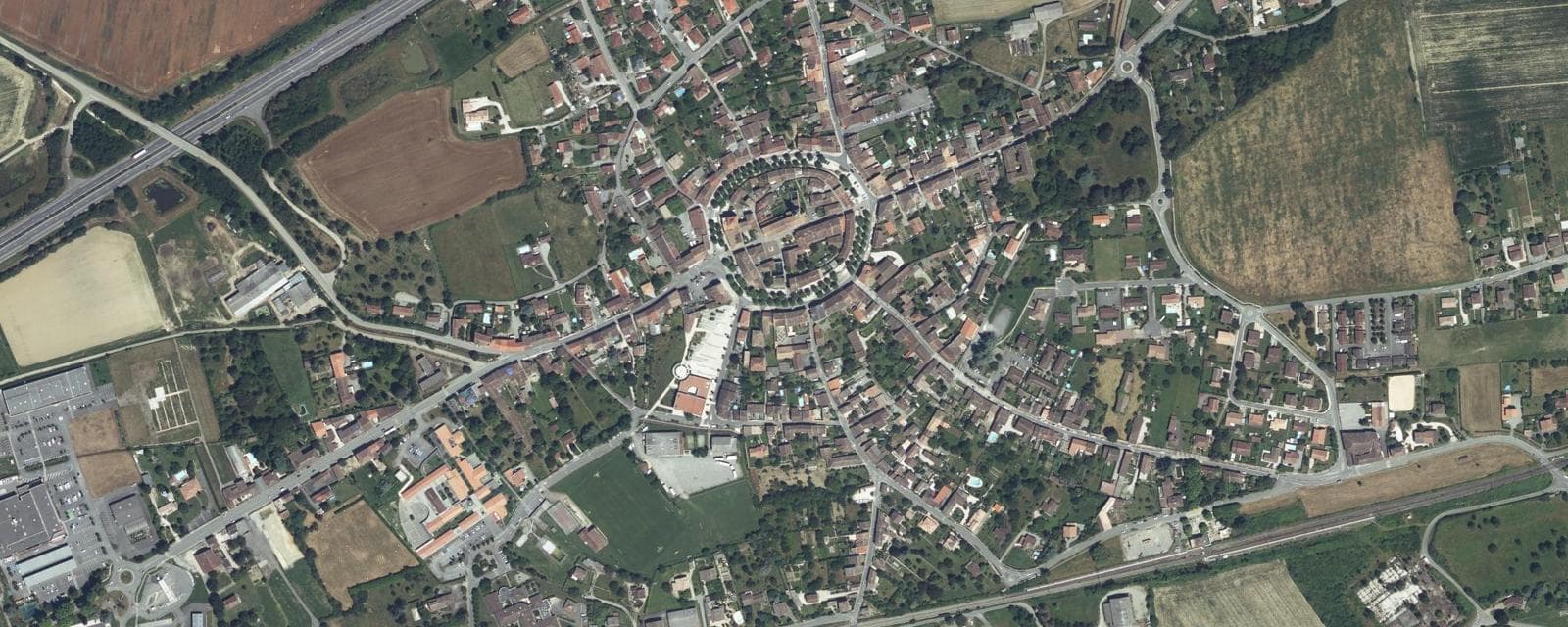 Vue aérienne de Martres-Tolosane (Haute-Garonne)