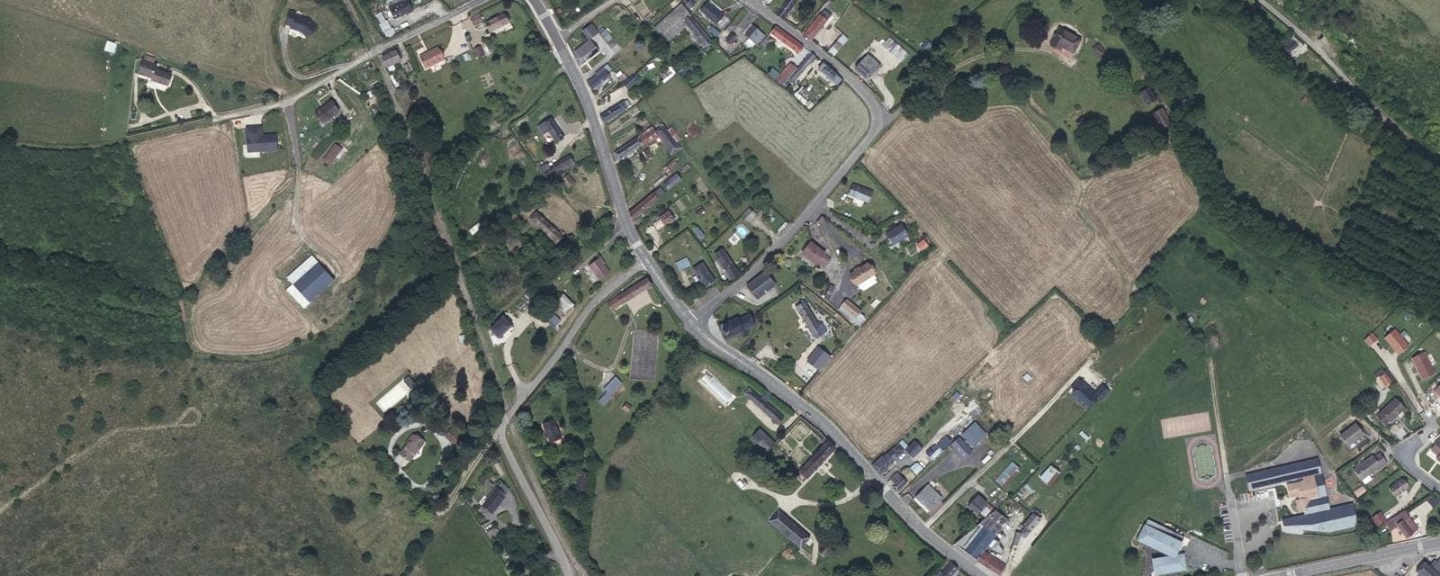 Vue aérienne de Ménesqueville (Eure)