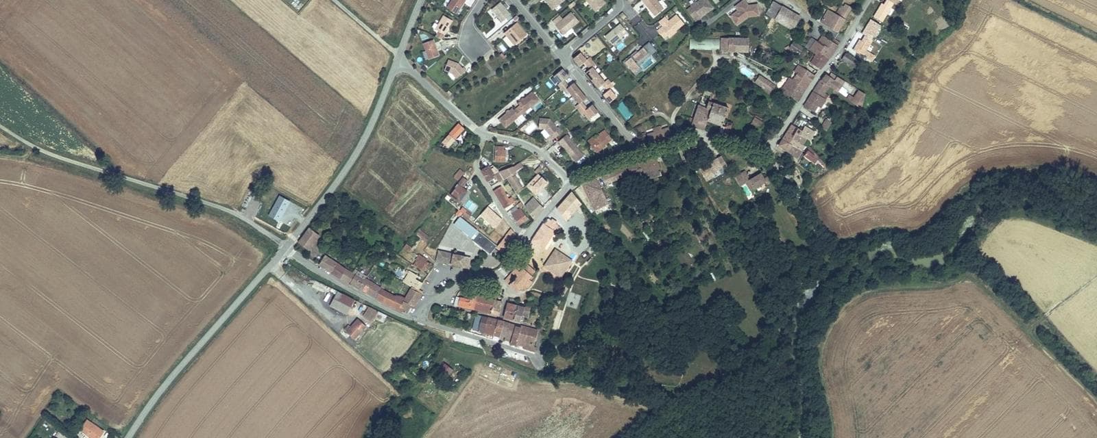 Vue aérienne de Menville (Haute-Garonne)