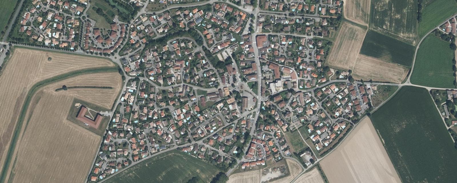 Vue aérienne de Mionnay (Ain)
