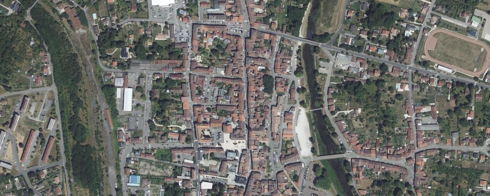 Vue aérienne de Mirecourt (Vosges)