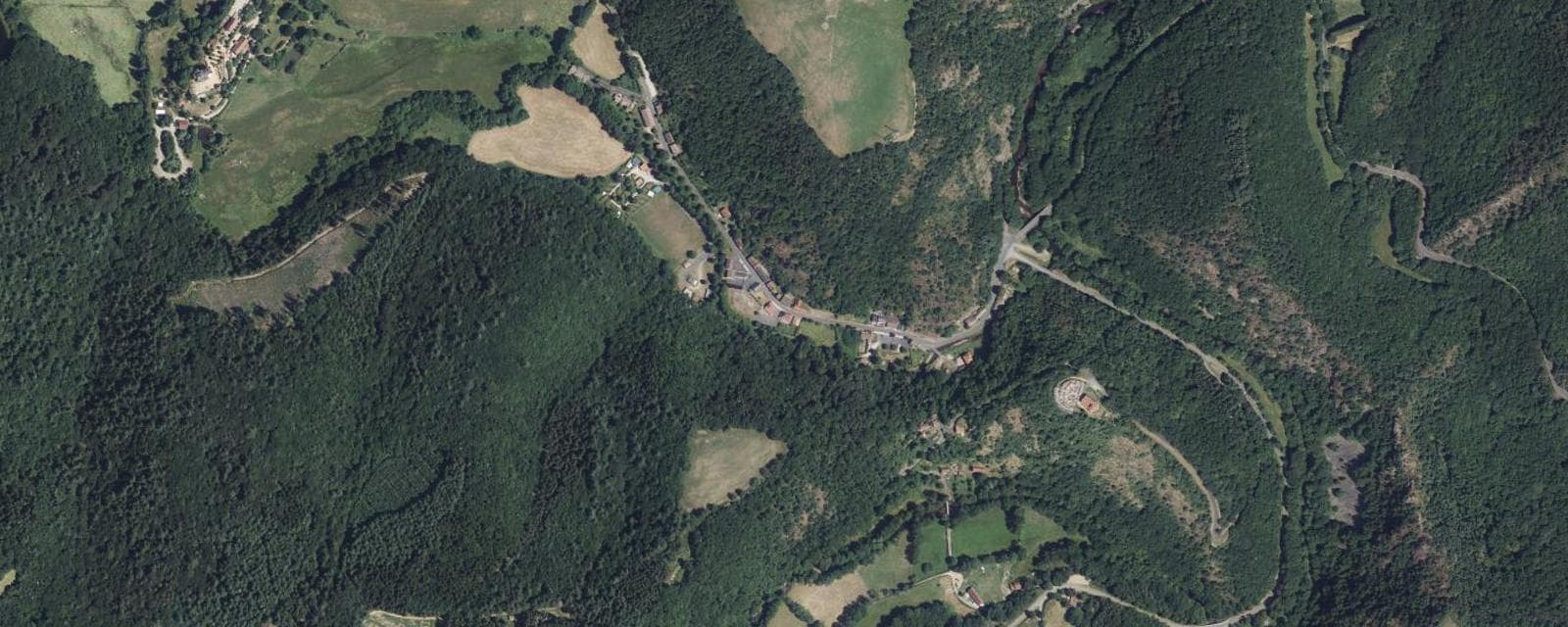 Vue aérienne de Miremont (Puy-de-Dôme)