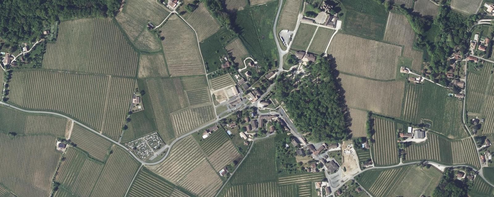Vue aérienne de Monbazillac (Dordogne)