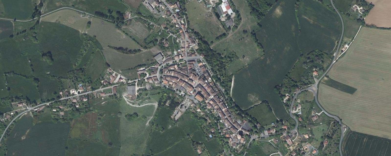 Vue aérienne de Monclar (Lot-et-Garonne)