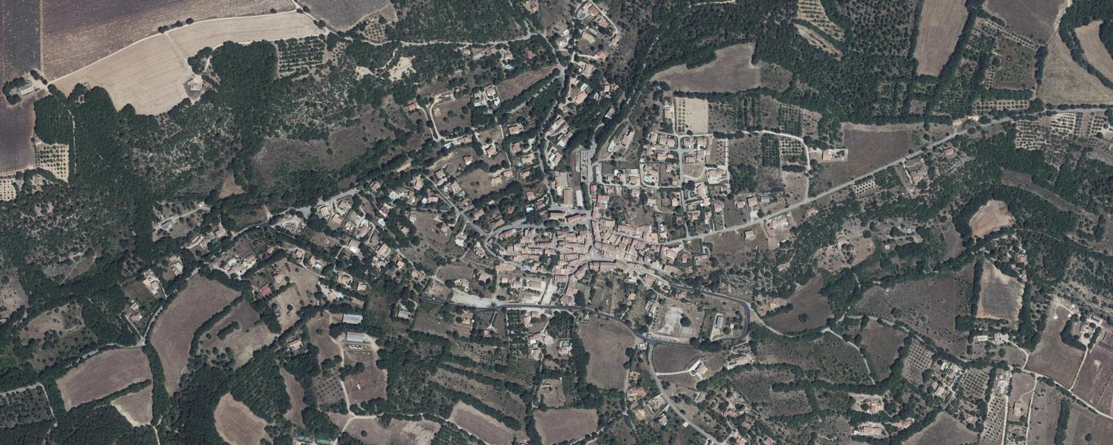 Vue aérienne de Montagnac-Montpezat (Alpes-de-Haute-Provence)