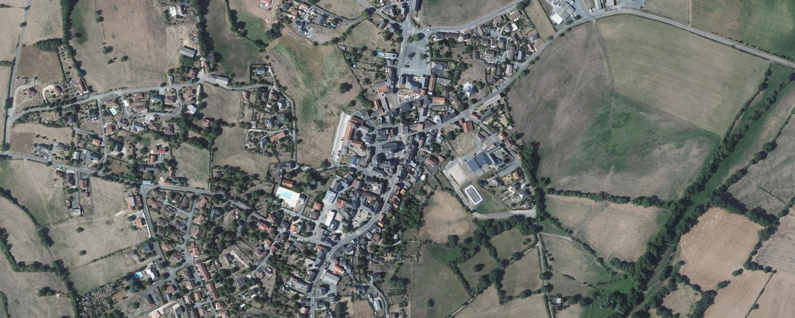 Vue aérienne de Montbazens (Aveyron)