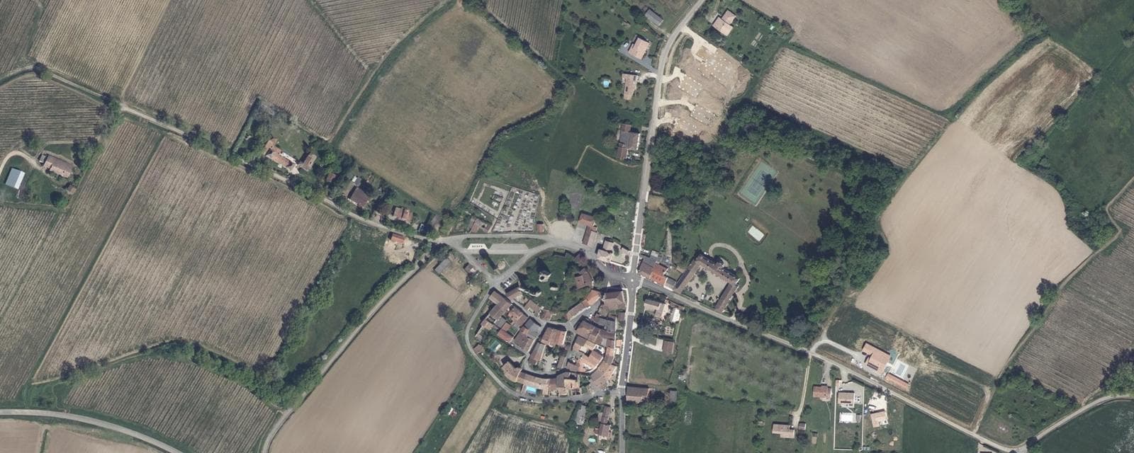 Vue aérienne de Montgaillard-en-Albret (Lot-et-Garonne)