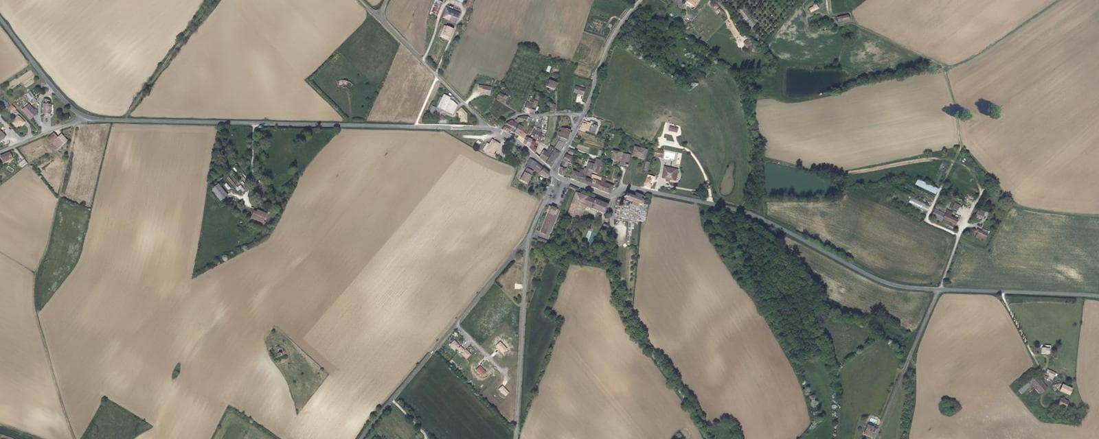 Vue aérienne de Montignac-de-Lauzun (Lot-et-Garonne)