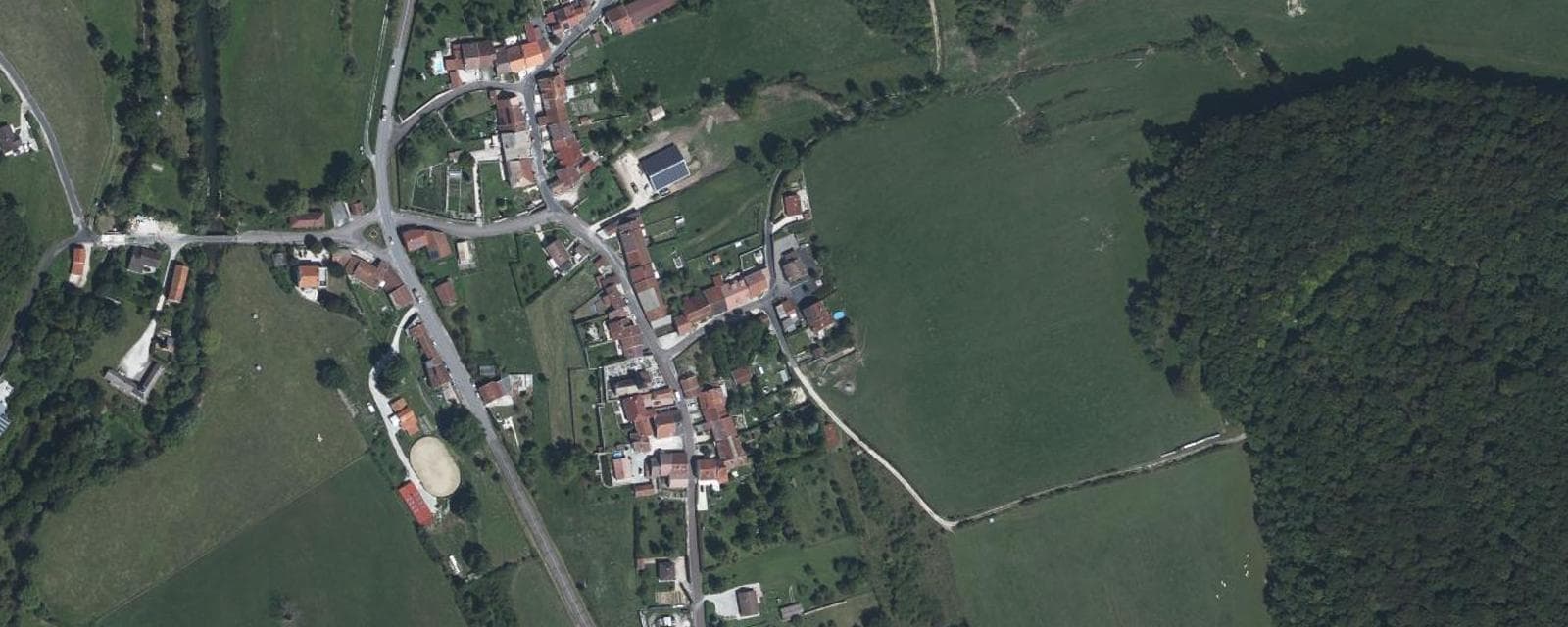 Vue aérienne de Montot-sur-Rognon (Haute-Marne)
