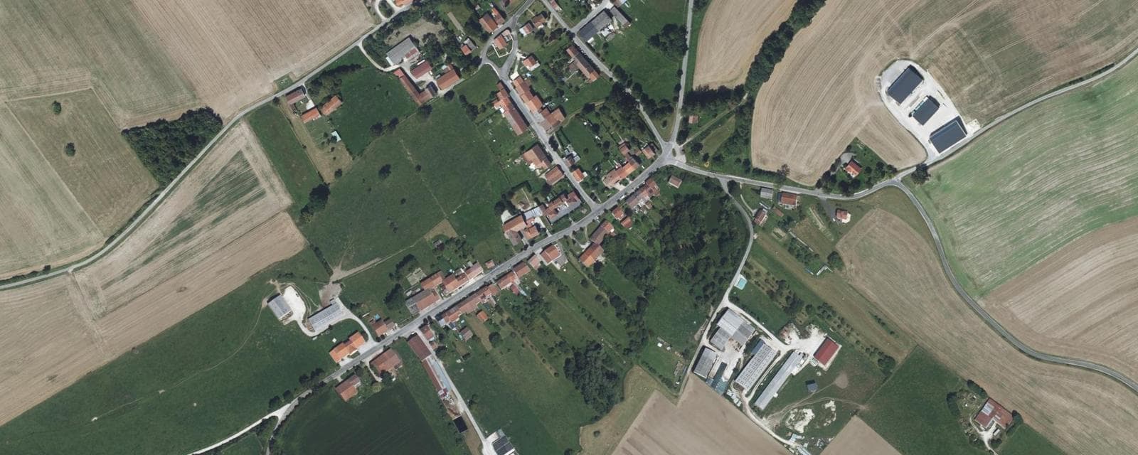 Vue aérienne de Montzéville (Meuse)