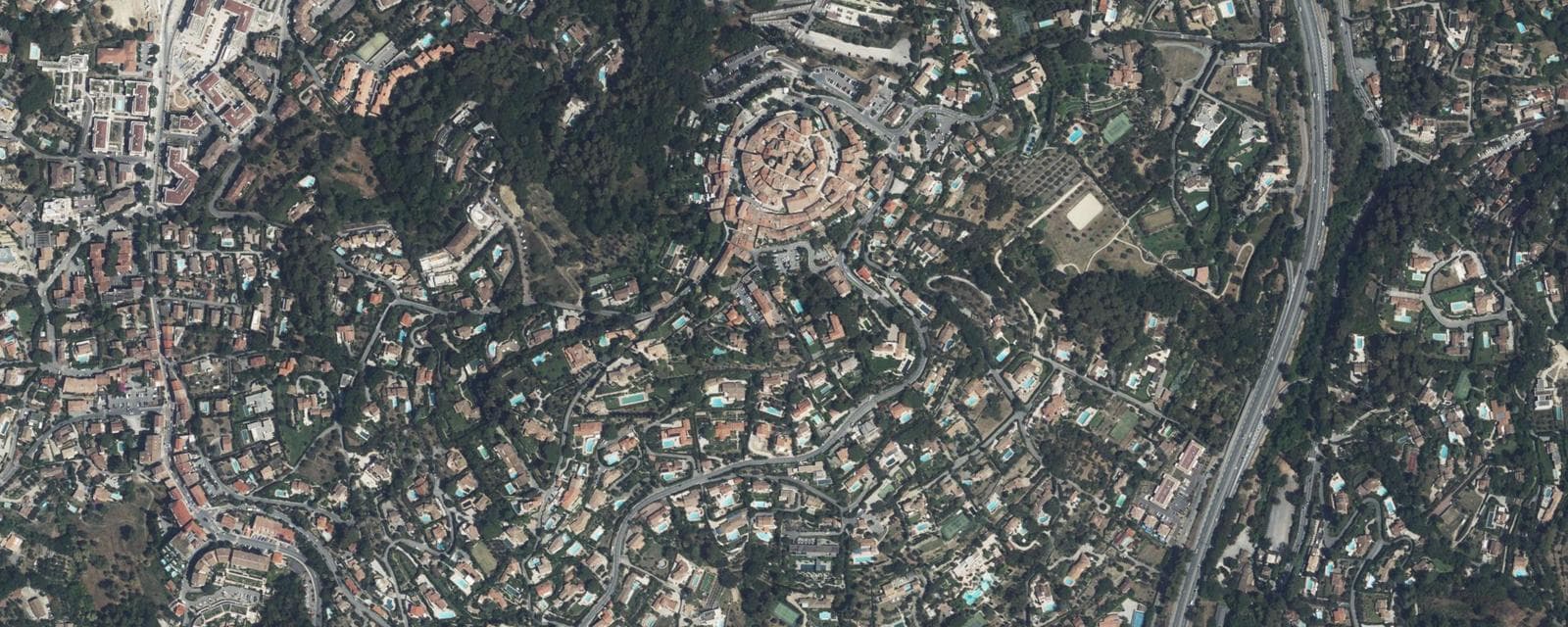 Vue aérienne de Mougins (Alpes-Maritimes)