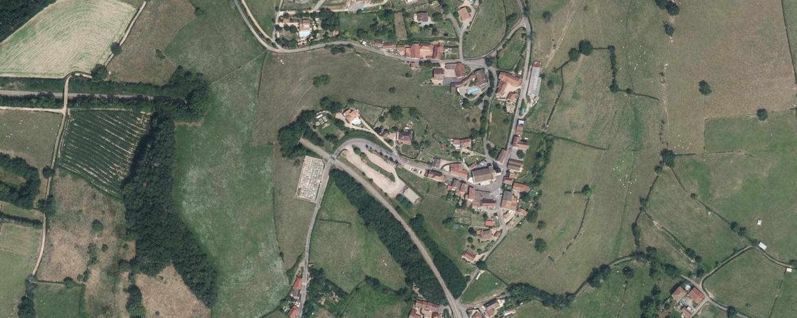Vue aérienne de Mussy-sous-Dun (Saône-et-Loire)