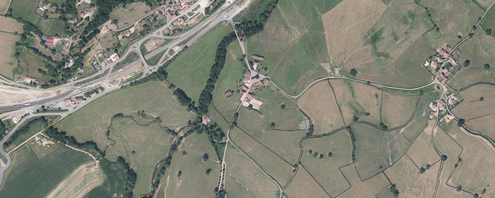 Vue aérienne de Navour-sur-Grosne (Saône-et-Loire)