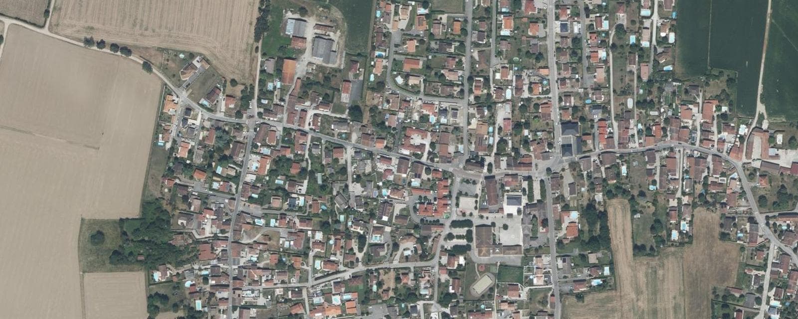 Vue aérienne de Niévroz (Ain)