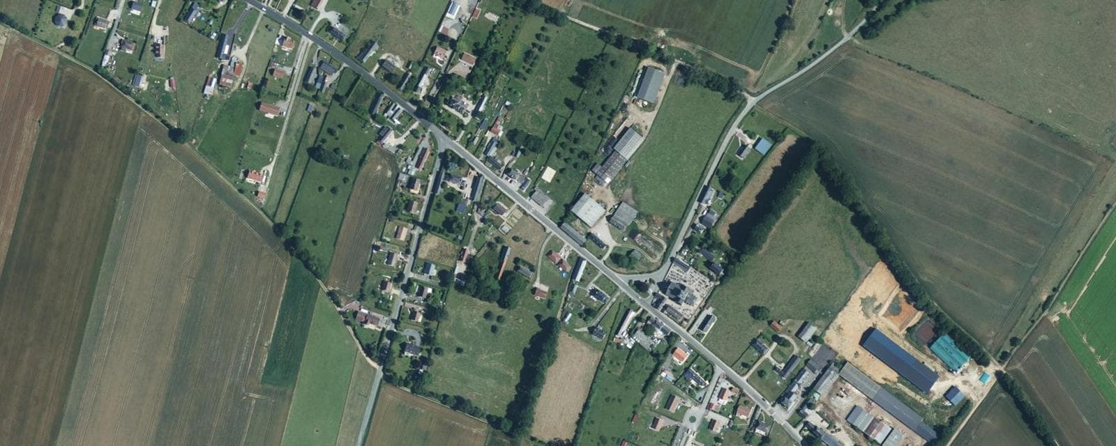 Vue aérienne de Notre-Dame-d'Aliermont (Seine-Maritime)
