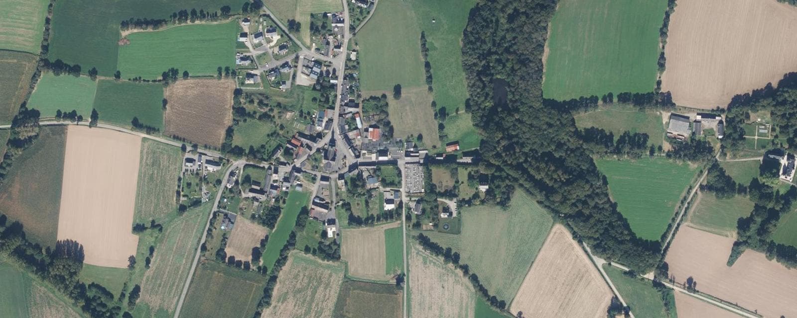Vue aérienne de Noyal-sous-Bazouges (Ille-et-Vilaine)